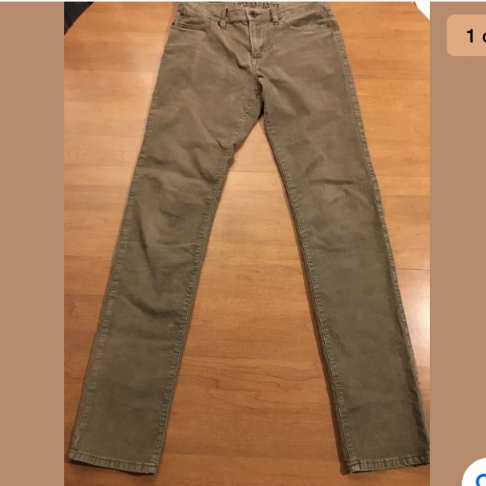 Men’s American Eagle corduroy slim fit pants